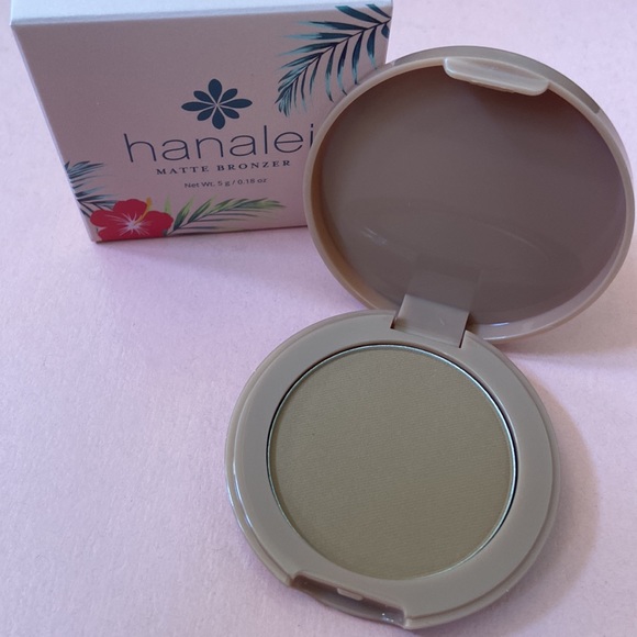 Matte Bronzer 🌺 - Picture 2 of 4